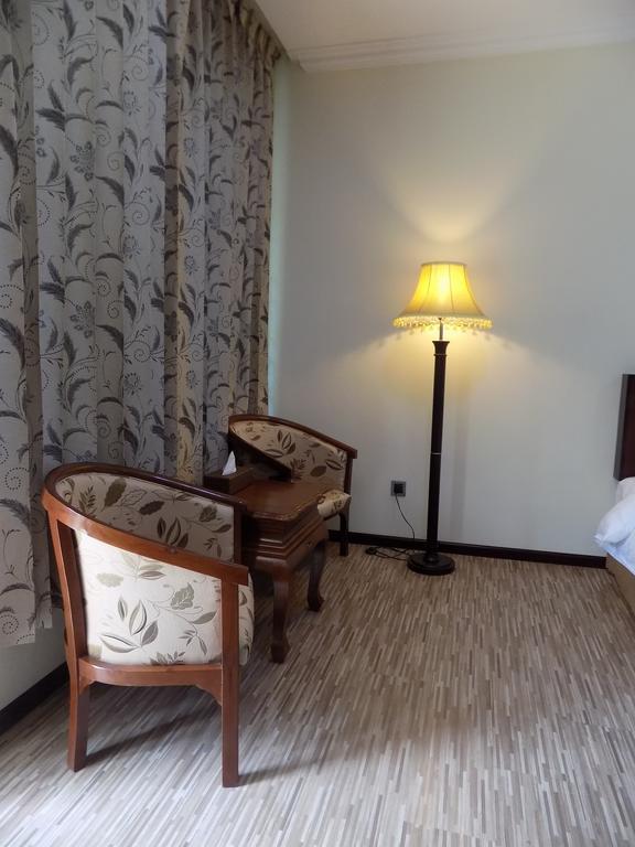 Victoria Palace Hotel Мандалей Екстериор снимка