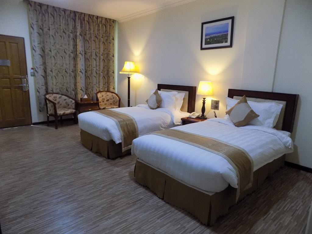 Victoria Palace Hotel Мандалей Екстериор снимка